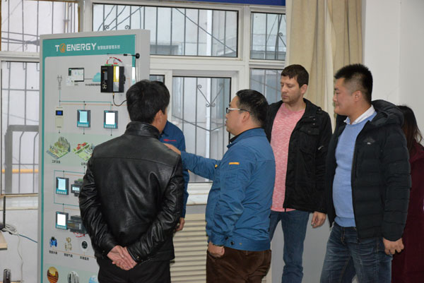 http://www.18qv.cn/uploads/allimg/181130/1-1Q13014050V31.jpg